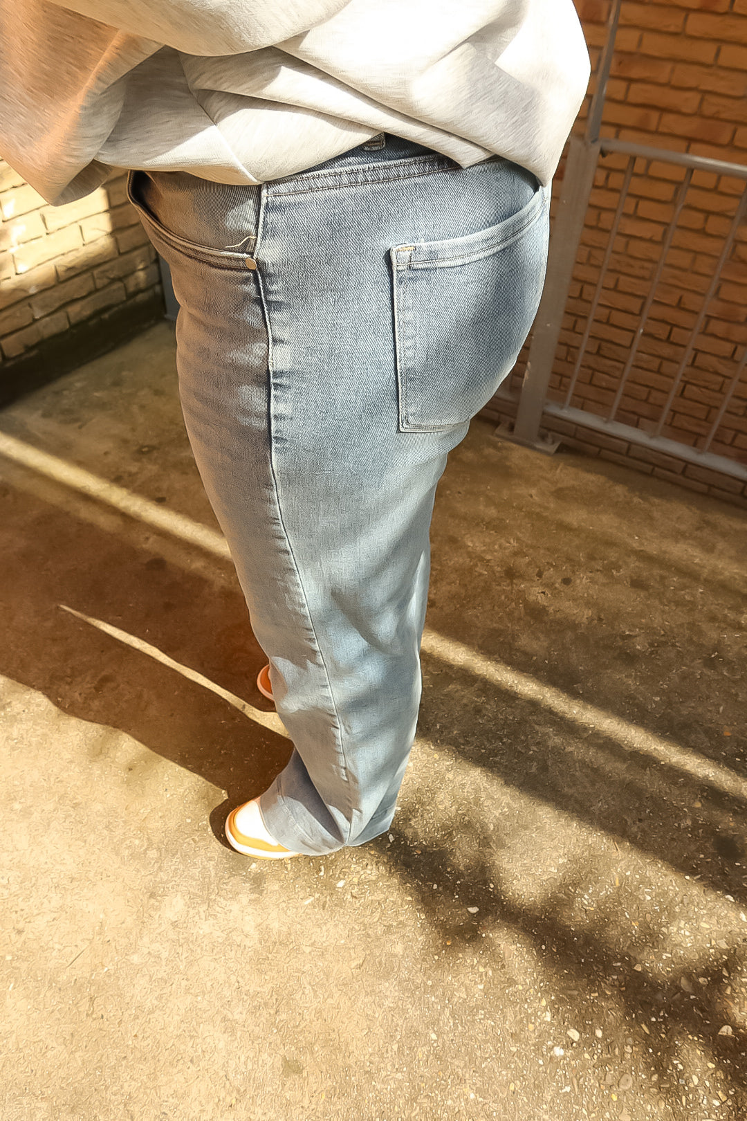 Wide Leg Jeans - Frenky's Fashion